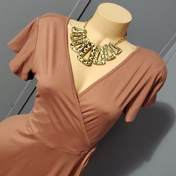 Stunning Creamy Musk Faux Wrap Top Dress - Picture 2 of 8